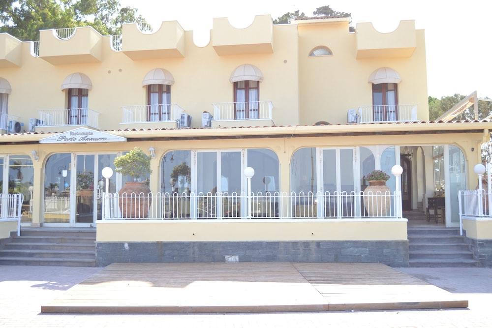 Porto Azzurro 3*